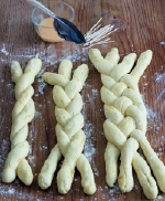 pletení vánočky