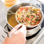 Bouillabaisse - scezení polévky