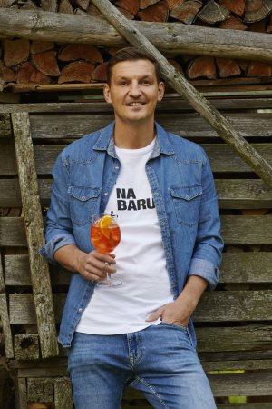 barman Tomáš Kubíček, foto: Klára Galová