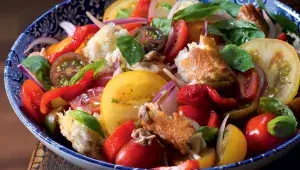 Salát panzanella