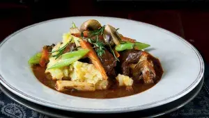 Hovězí po burgundsku