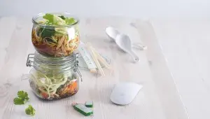 Asijská nudlová polévka