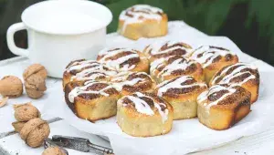 Šneci s ořechy a rumovou polevou