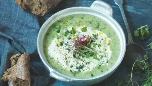 Brokolicová polévka s celerem