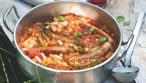 Casserole s klobásou a rajčaty