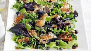 Stop pálivé žáze a těžkému žaludku! Máme triky, jak si užít vánoční hody bez následků, co pomáhá na nadýmání a které bylinky vás po salátu zaručeně zachrání