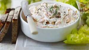 Pomazánka z uzeného pstruha a křenu