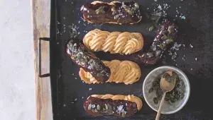 Eklérky s čokoládou a dýní