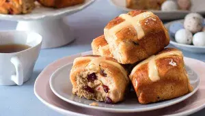 Velikonoční hot cross buns