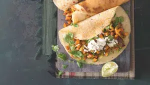 Indické palačinky dosa s kořeněnými bramborami