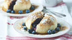 Kynuté borůvkové knedlíky