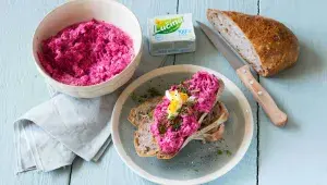 Vajíčková pomazánka s Lučinou a červenou řepou
