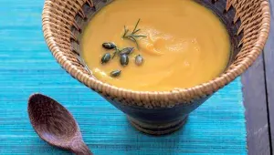 Mrkvová polévka s dýňovými semínky