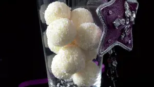 Nepečené kokosové kuličky