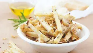 Pastinákové hranolky s parmazánem