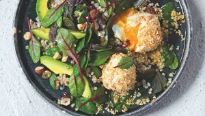 Pohankový salát s avokádem a sezamovými vejci