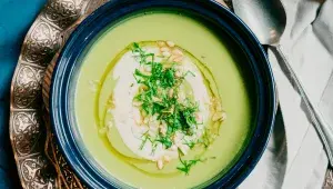 Chřestová polévka: snoubení jemnosti a dokonale vyvážené chuti