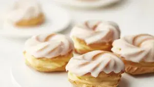 Iveta Fabešová odhalila svůj recept na žloutkové věnečky: Zvládnou ho i „odpalovací“ začátečníci. Znáte tenhle trik s polevou?