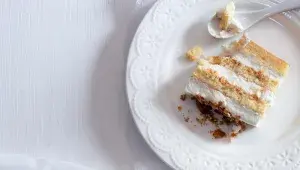 Dort se šlehačkou a mandlovým griliášem