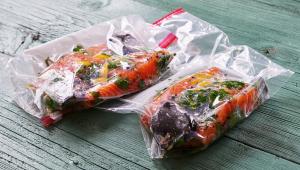 Zavakuovaná porce lososa připravená pro sous-vide