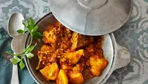 Dušené perské brambory s pískavicí