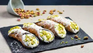 Cannoli plněné ricottou Cannoli plněné ricottou
