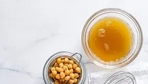 Voda z cizrny, aquafaba