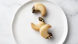 Linecké půlměsíčky s mandlovou nádivkou podle Ivety Fabešové