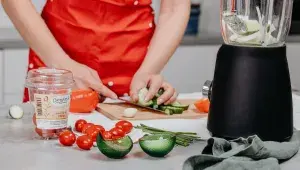 Ovoce a zelenina by měly tvořit polovinu talíře