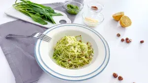 Špagety s pestem z medvědího česneku