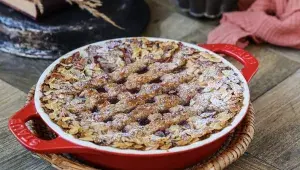 Zlatý recept na křehký linecký koláč! Zůstane po něm jen prázdný plech a vůně másla, oříšků a šťavnatého džemu