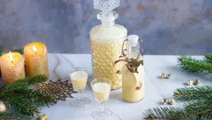 Expresní recept na vaječný likér: Hotový za pár minut a ideální jako jedlý dárek. Proč je lepší než ten z obchodu a jak ho vytunit kávou