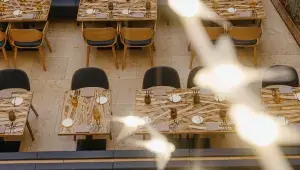 Interiér restaurace 420