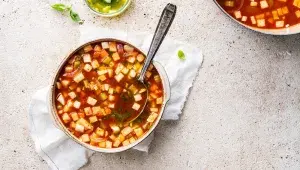 Zeleninová polévka minestrone