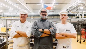 Karl De Smedt s dvěma generacemi z rodu Kabátů