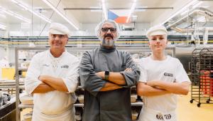 Karl De Smedt s dvěma generacemi z rodu Kabátů