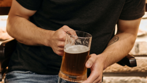 pivo v ruce