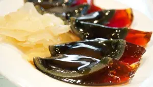 Nakládané černé vejce - Century egg 