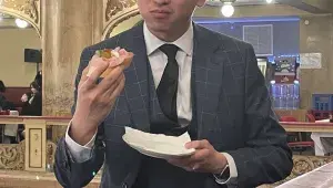 Jídlo miluje a umí si ho vychutnat