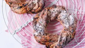 Velikonoční věnečky se sušeným ovocem