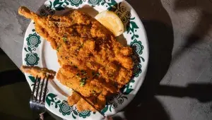 Tři kroky k dokonalému řízku podle Jana Punčocháře: Díky těmto trikům budete maso šťavnaté a trojobal nadýchaný jako obláček