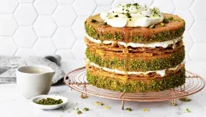 Baklavový dort s meruňkami a pistáciemi