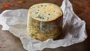 Blue_stilton_cheese_shutterstock_1307773819.jpg