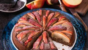 Celozrnný koláč s mákem a jablky