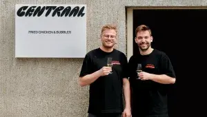 Když smažené kuře potká šampaňské! Příběh bistra Centraal: Jak michelinská elita změnila fast food na pražskou ikonu s bublinami!