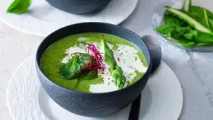 Chřestová polévka se špenátem