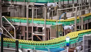 Pivovar Radegast - plechovková stáčecí linka: se svolením Pivovaru Radegast