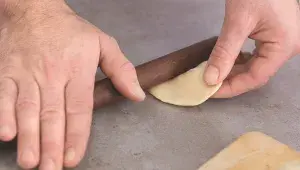 Knedličky gyoza – vyválení těsta