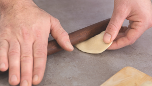 Knedličky gyoza – vyválení těsta