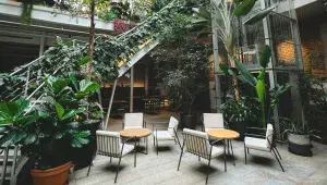 Interiér restaurace Mazel
